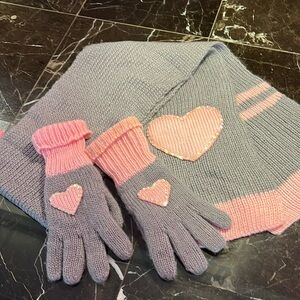 OSFA Bongo scarf and gloves set grey with pink hearts